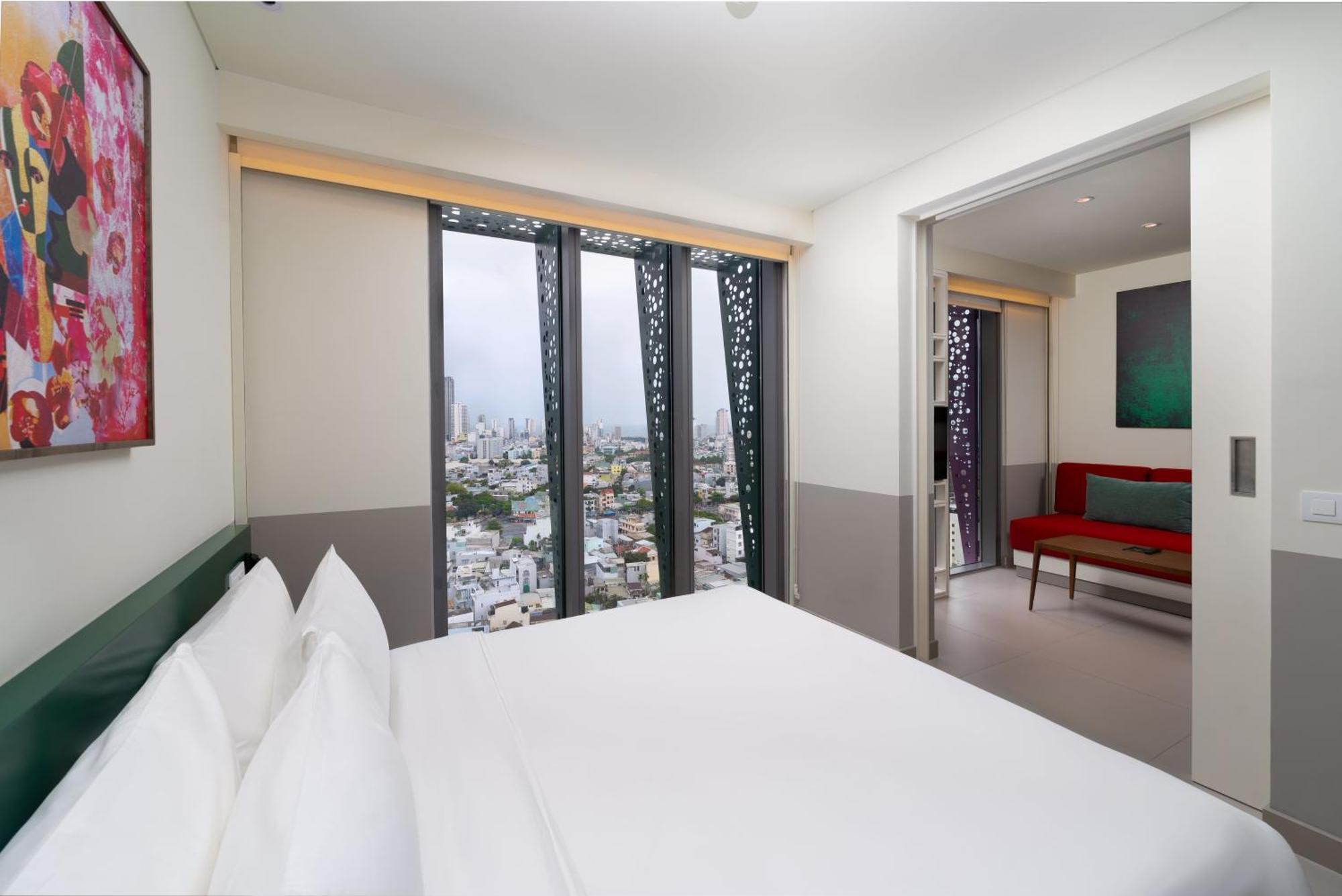 Wink Icon Hotel Danang Riverside - Luxury Suites - 24Hrs Stay & Rooftop Pool Bar Da Nang Exterior foto