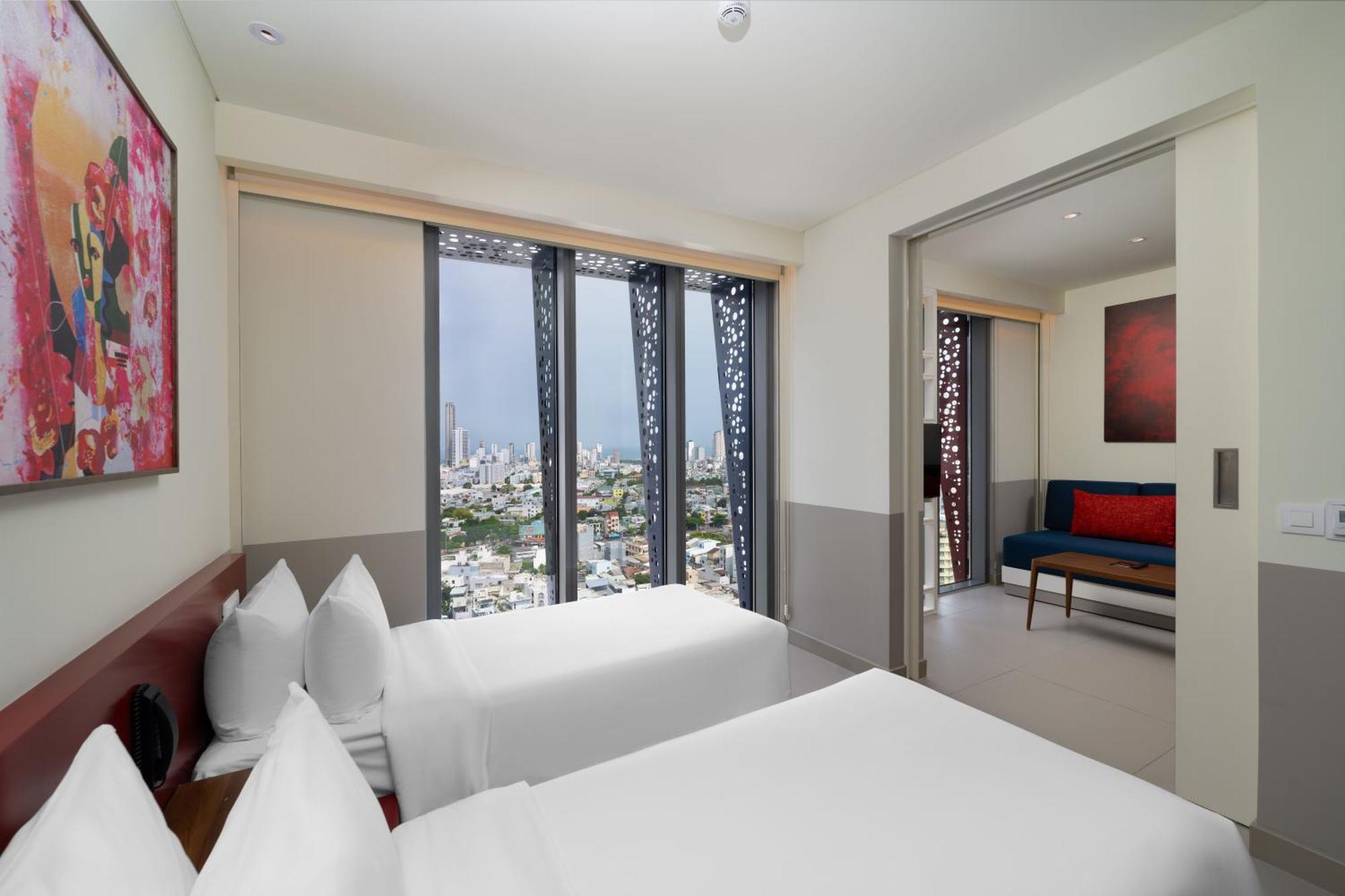 Wink Icon Hotel Danang Riverside - Luxury Suites - 24Hrs Stay & Rooftop Pool Bar Da Nang Quarto foto