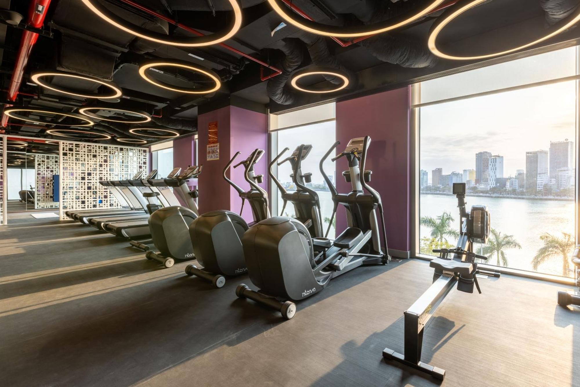 Wink Icon Hotel Danang Riverside - Luxury Suites - 24Hrs Stay & Rooftop Pool Bar Da Nang Exterior foto